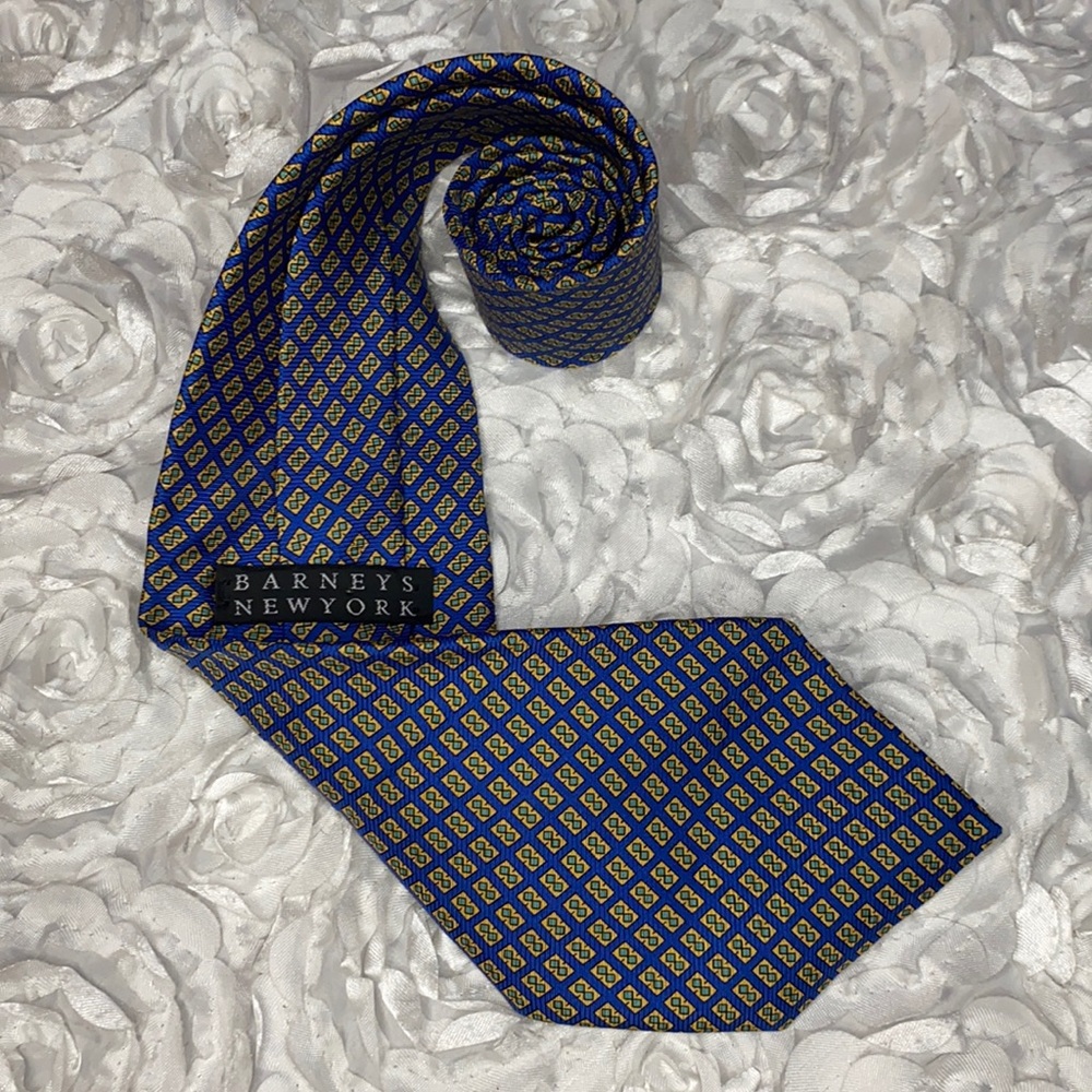 New‎ Barney’s New York silk tie